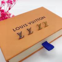 Louis Vuitton新款飾品 路易威登經典字母耳釘 LV金色銀色簡約字母耳環  zglv2232