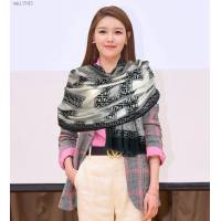 FENDI百搭款女士印花長巾 芬迪2021最新款頂級羊絨圍巾  mmj1543