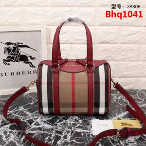 BURBERRY巴寶莉 2016最新走秀款 時尚精緻 手提斜挎雙用 官網同步款 39808  Bhq1041