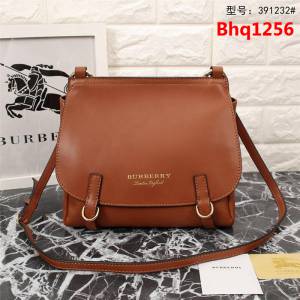 BURBERRY巴寶莉 英倫馬術風格 時裝秀款 肩背包 單肩或斜挎 391232  Bhq1256