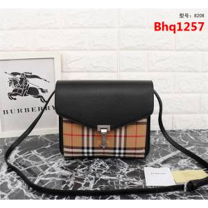 BURBERRY巴寶莉 原單 新款爆款 斜背包 卸下斜背帶兼作手拿包 8208  Bhq1257