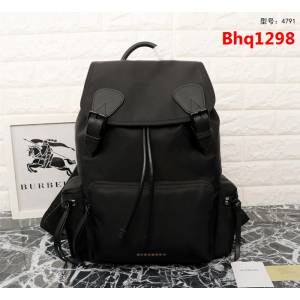 BURBERRY巴寶莉 The Rucksack 男士中號軍旅背包 防雨功能 4791  Bhq1298