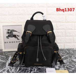 BURBERRY巴寶莉 中號 The Rucksack軍旅背包 3D立體徽標 多功能雙肩包  Bhq1307