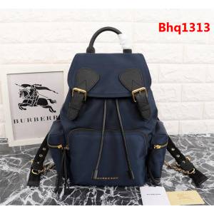 BURBERRY巴寶莉 中號 The Rucksack軍旅背包 3D立體徽標 多功能雙肩包  Bhq1313