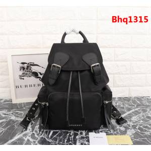BURBERRY巴寶莉 中號 The Rucksack軍旅背包 3D立體徽標 多功能雙肩包  Bhq1315