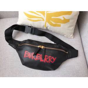 Burberry專櫃新款包包 巴寶莉2018款塗鴉logo腰包胸包  db1005