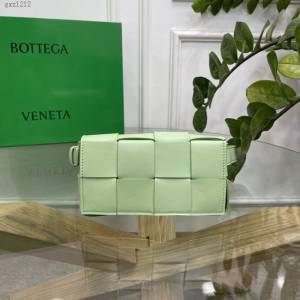 Bottega veneta高端女包 KF0015牛油果色 寶緹嘉CAEESTTE腰包 BV經典款手工編織手包腰包胸包斜挎包  gxz1212