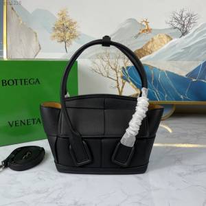 Bottega veneta高端女包 KF008 寶緹嘉荔枝紋黑色arco29 BV經典款mini手拎肩背包  gxz1218