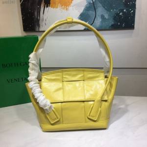 Bottega veneta高端女包 96009s小號 寶緹嘉Arco33油蠟牛皮包 BV經典款蝙蝠包手提包  gxz1243