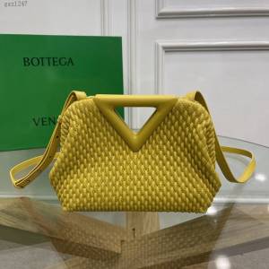 Bottega veneta高端女包 8546B BV寶緹嘉2021包包最新triangle倒三角手提單肩斜挎包三角包  gxz1247