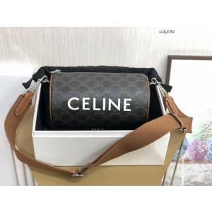 Celine專櫃2022新款經典老花斜挎肩背圓筒包 賽琳標誌印花圓筒包 sldj2352