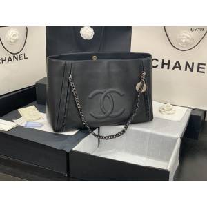 Chanel專櫃2021新款高級手工坊新品tote包購物袋 AS8473# 香奈兒編織五金鏈肩帶女士購物包 djc4799