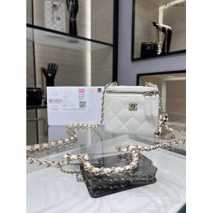 Chanel專櫃23C新款小盒子 AP1447Y 香奈兒足球款可調節鏈條羊皮化妝包 djc4915