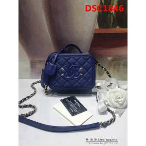 香奈兒CHANEL 93341鏈條化妝包 2018新品魚子醬牛皮包 DSC1846