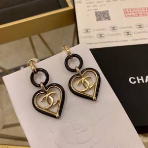 chanel耳環 香奈兒2019新款 專櫃黃銅耳釘款  gzsc1192