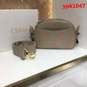 Chloe克洛伊 迷你Signature 駿馬刺繡圖案 鉚釘裝飾 小牛皮手袋 1805  ypk1047