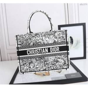 Dior女包 迪奧Book Tote中號刺繡大自然托特包 Dior手提購物袋  dfk1576