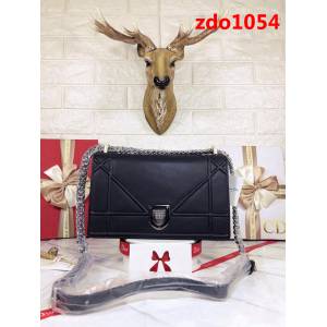 DIOR迪奧 藤格紋系列 原版皮 鏈條斜挎包  zdo1054