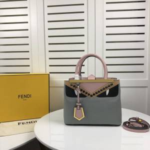 FENDI芬迪 PETITE 2JOURS精美小牛皮托特包 雙提手包  fd1377