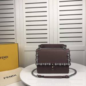 FENDI芬迪 大號 Fendi 2018 秋冬新款 Kani翻蓋式手袋 可斜背亦可手提 088  fd1461