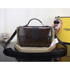 FENDI芬迪 雙F新款爆款 兩面可用 一面復古老花 一面時尚大五金logo  fd1579