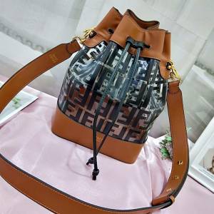 FENDI芬迪 原單FENDI 時尚果凍美包 防凍裂高溫UV高工藝製作配頭層牛皮  fd1598