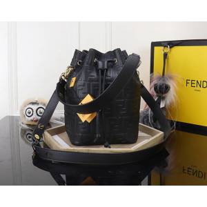 FENDI芬迪 獨家首發 黑色壓花小牛皮 中型款MON TRéSOR水桶包 抽繩開合 肩背或斜背 5509  fd1746