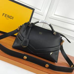 FENDI芬迪 芬家最具實力經典款式 摔紋牛皮 手提斜挎包 5510  fd1752