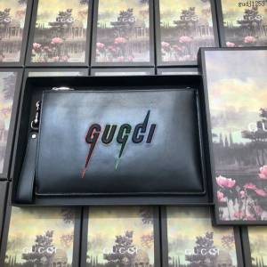 Gucci包 古馳手包 597678黑皮 Gucci字母精美刺繡圖案 Gucci拉鏈手包  gudj1253