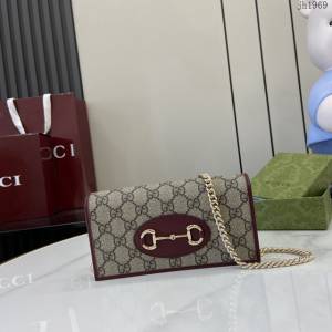 Gucci專櫃古馳最新款Horsebit女士1955系列鏈條錢包 jh1969型號：621892