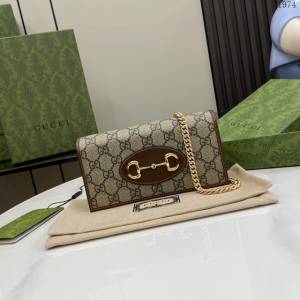 Gucci專櫃古馳最新款Horsebit 1955系列鏈條錢包 jh1974型號：621892