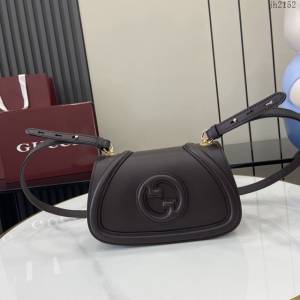 Gucci專櫃古馳最新款Blondie系列迷你肩背包斜挎女包 jh2152型號：815700