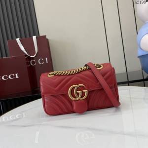 Gucci專櫃古馳最新款Marmont系列絎縫迷你手袋原廠皮鏈條女士挎包 jh2199型號：446744
