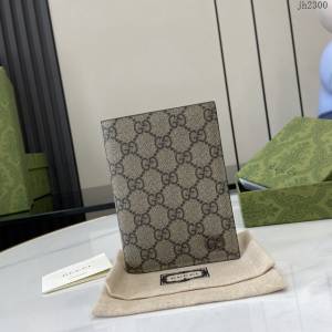 Gucci專櫃古馳最新款飾GG細節GG護照夾 jh2300型號：795229