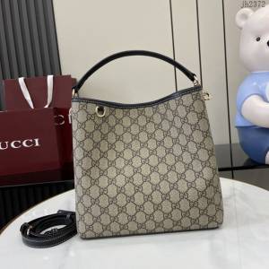 Gucci專櫃古馳最新款Emblem系列小號肩背包 jh2372型號：815103