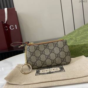 Gucci專櫃古馳最新款Emblem系列飾包帶卡片夾零錢包 jh2413型號：819113