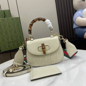 Gucci專櫃古馳最新款Bamboo 1947系列迷你竹節手提包肩背女包 jh2453型號：786482