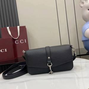 Gucci專櫃古馳2025春夏系列最新款原廠皮斜挎包肩背包 jh2712型號：821623