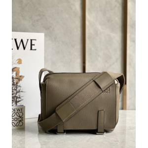 LOEWE包包 羅意威military messenger經典信使包 羅意威小挎包 11357  tcl1130