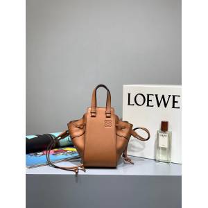 LOEWE包包 羅意威Mini Hammock迷你吊床包 羅意威手挽單肩斜挎包 10393  tcl1342