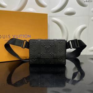 Louis Vuitton新款男包 M57952 路易威登Trunk单肩包 Monogram Seal牛皮 LV男士腰包胸包斜挎包  ydh4216