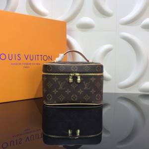 LV路易威登2023专柜新款M42266 M44495 LV老花Nice迷你化妆包 ydh5413