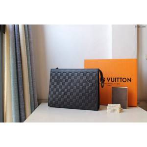 lv手包 Pochette Voyage中號手袋 M61692 壓格 lv男士手拿包  lvqb1144