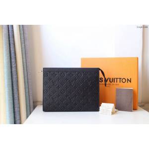 lv手包 Pochette Voyage中號手袋 M61692 壓花 lv男士手拿包  lvqb1146