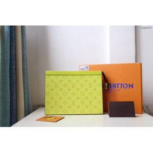 lv手包 2019夏季新品 POCHETTE VOYAGE中號手袋 M61692新花 lv男士手拿包  lvqb1517