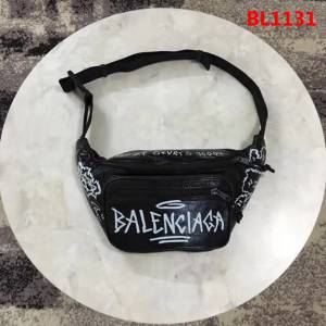 BALENCIAG巴黎世家 專櫃同步更新 塗鴉胸包腰包 簡約兩用包 可做胸包或者腰包  BL1131