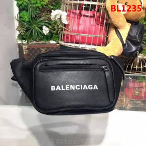 BALENCIAG巴黎世家 專櫃同步更新 斜挎胸包腰包 簡約兩用包  BL1235