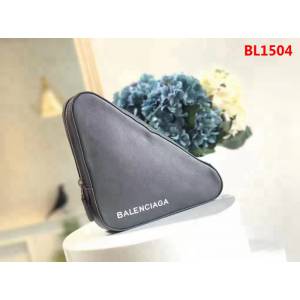 BALENCIAG巴黎世家 三角手包  BL1504