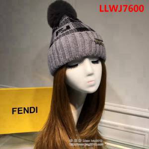 FENDI芬迪 跑量款 新款加厚加絨保暖兔絨毛線帽 LLWJ7600