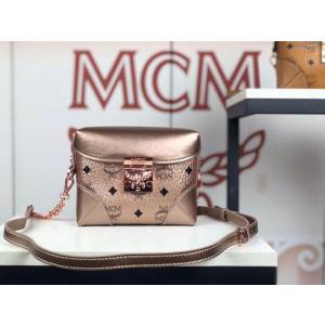 MCM女包 原單 6240 月彎形行李袋 Berlin Visetos腰包 MCM單肩斜挎女包  mdmc1130